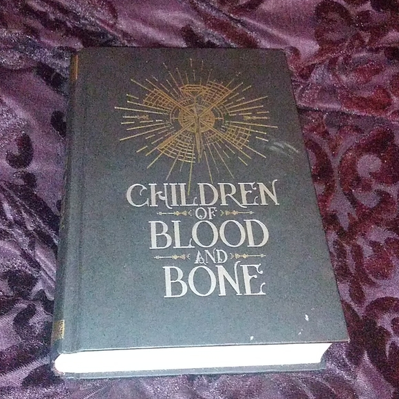 Book bundle - Picture 2 of 4